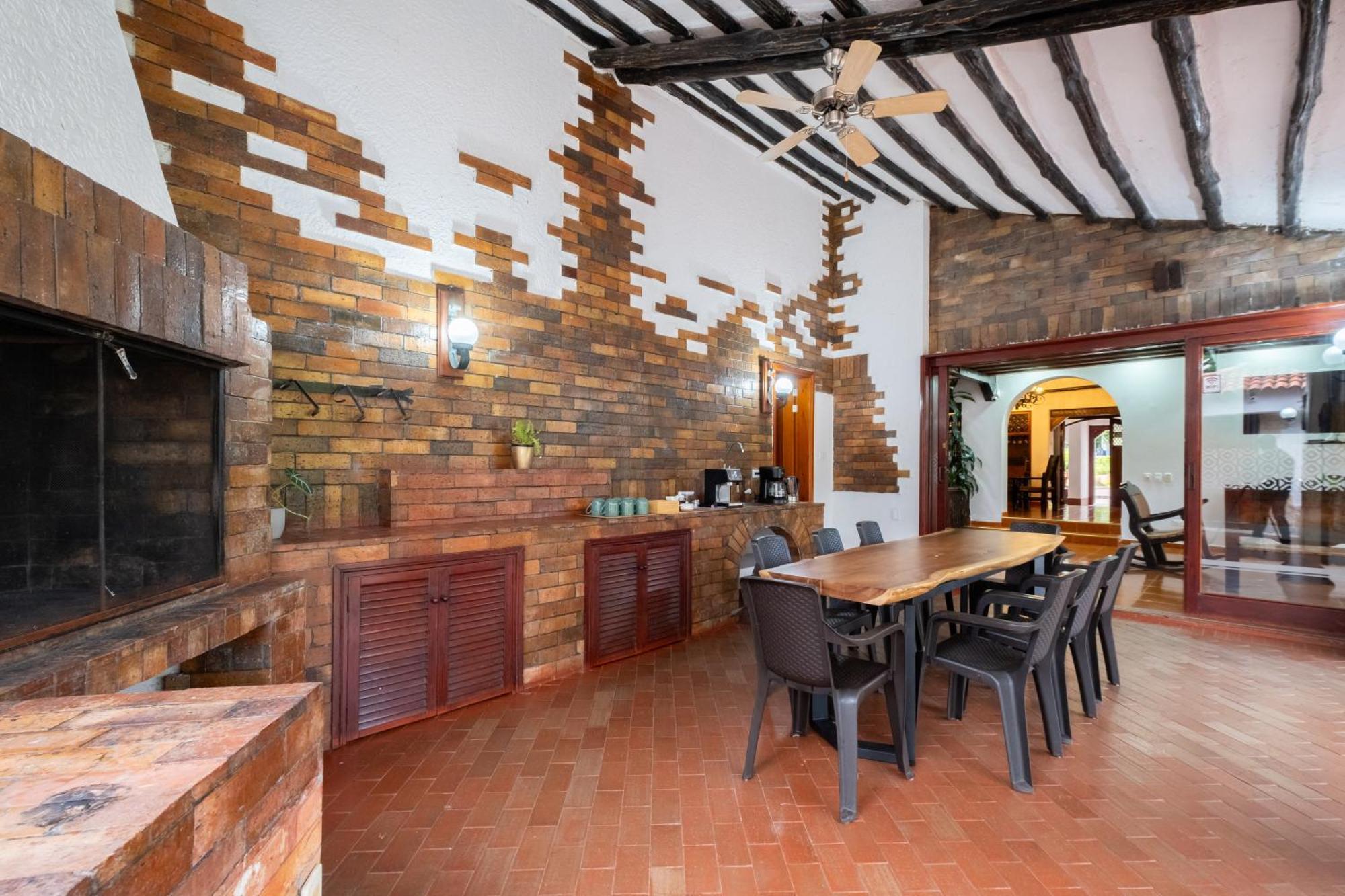 Hotel Chalet El Castillo By Majuva ลาเตไบดา ภายนอก รูปภาพ