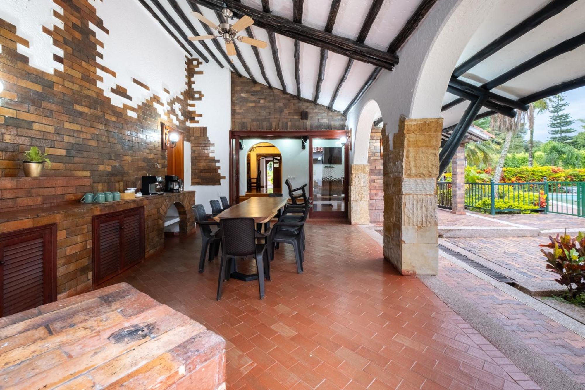 Hotel Chalet El Castillo By Majuva ลาเตไบดา ภายนอก รูปภาพ
