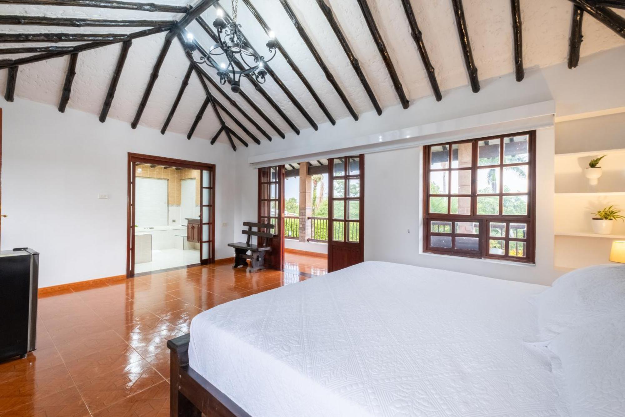 Hotel Chalet El Castillo By Majuva ลาเตไบดา ภายนอก รูปภาพ